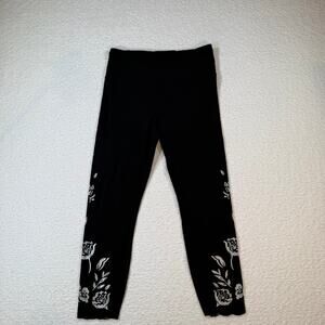 Athleta Elation Eyelet 7/8 Tight Leggings Black Floral Women's size medium